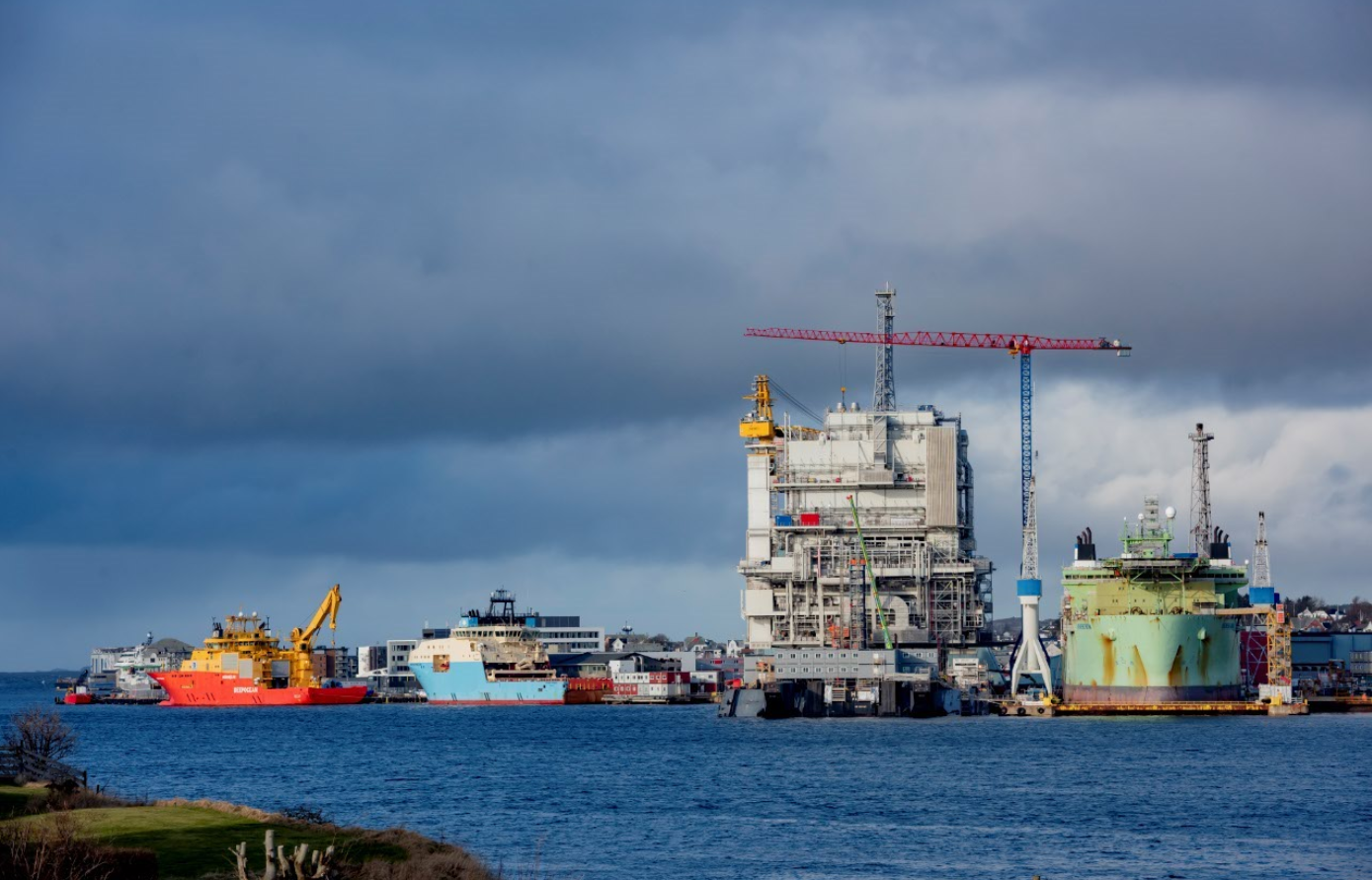 COMANSA builds a bespoke tower crane for a Norwegian yard 