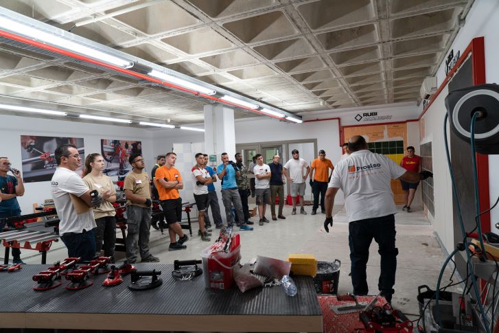 The RUBI group closes successfully its first RUBI scholarship