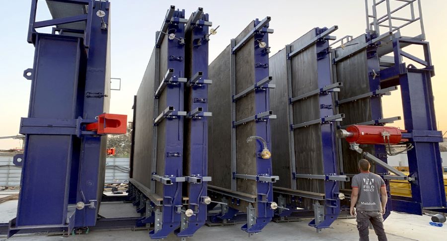 MOLDTECH: eficiencia productiva con su batería vertical para paneles